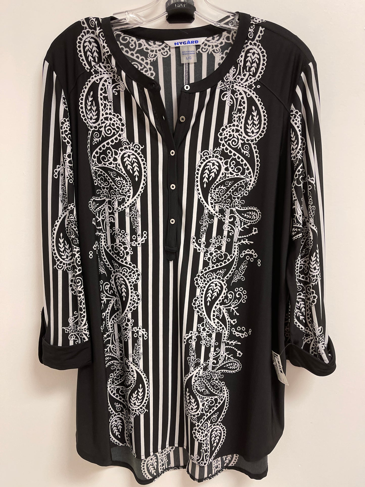 Top Long Sleeve By Nygard Peter In Black & White, Size: L