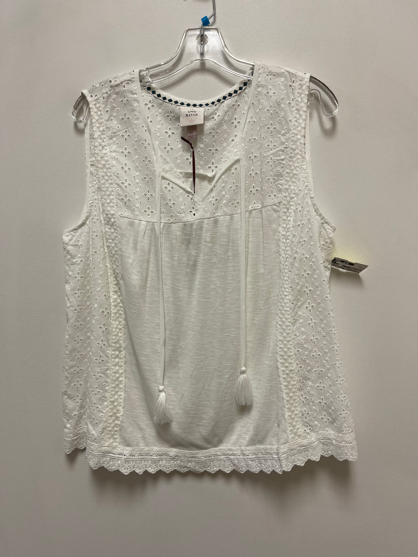 Top Sleeveless By Knox Rose In White, Size: Xl