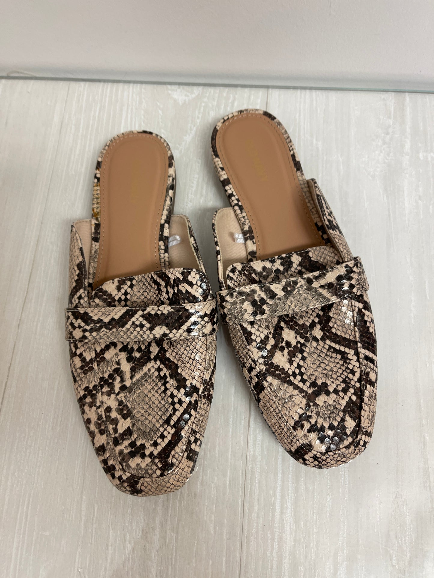 Shoes Flats By Old Navy In Snakeskin Print, Size: 8