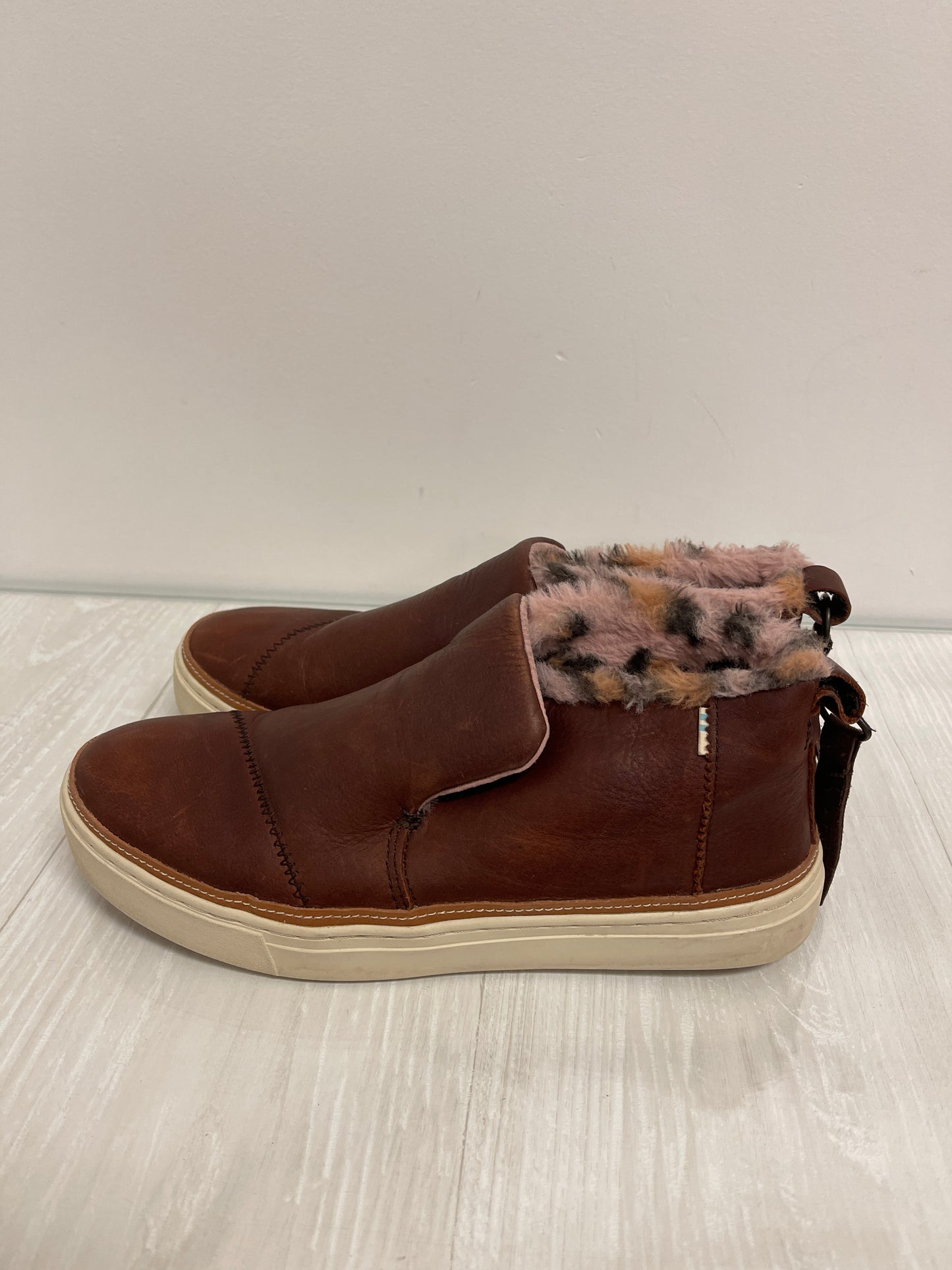 Boots Ankle Flats By Toms In Brown, Size: 8.5