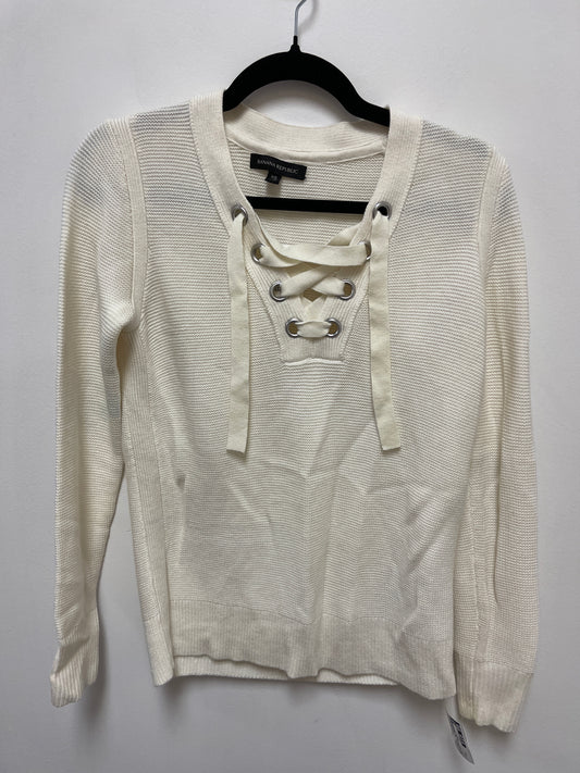 Sweater By Banana Republic In Cream, Size: Xs