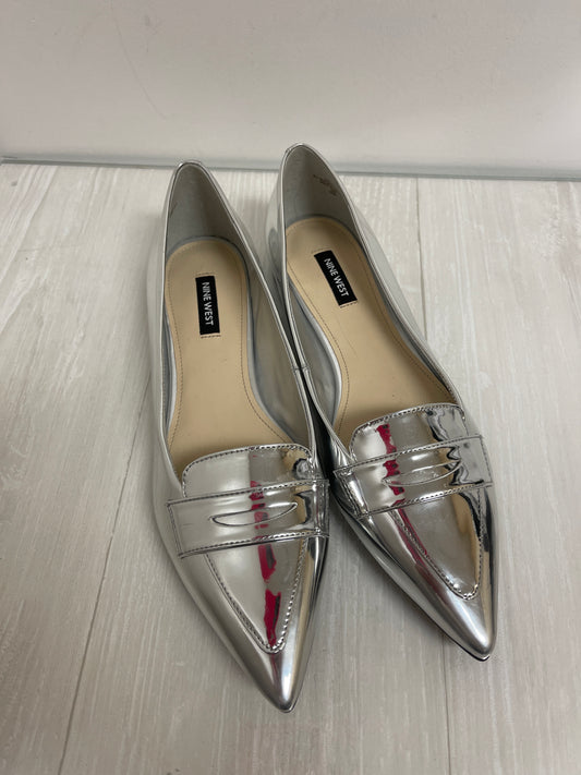 Shoes Flats By Nine West In Silver, Size: 9.5