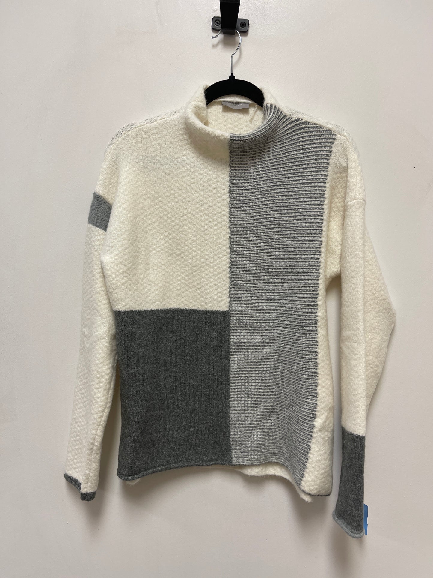 Sweater By Cyrus Knits In Grey & White, Size: L