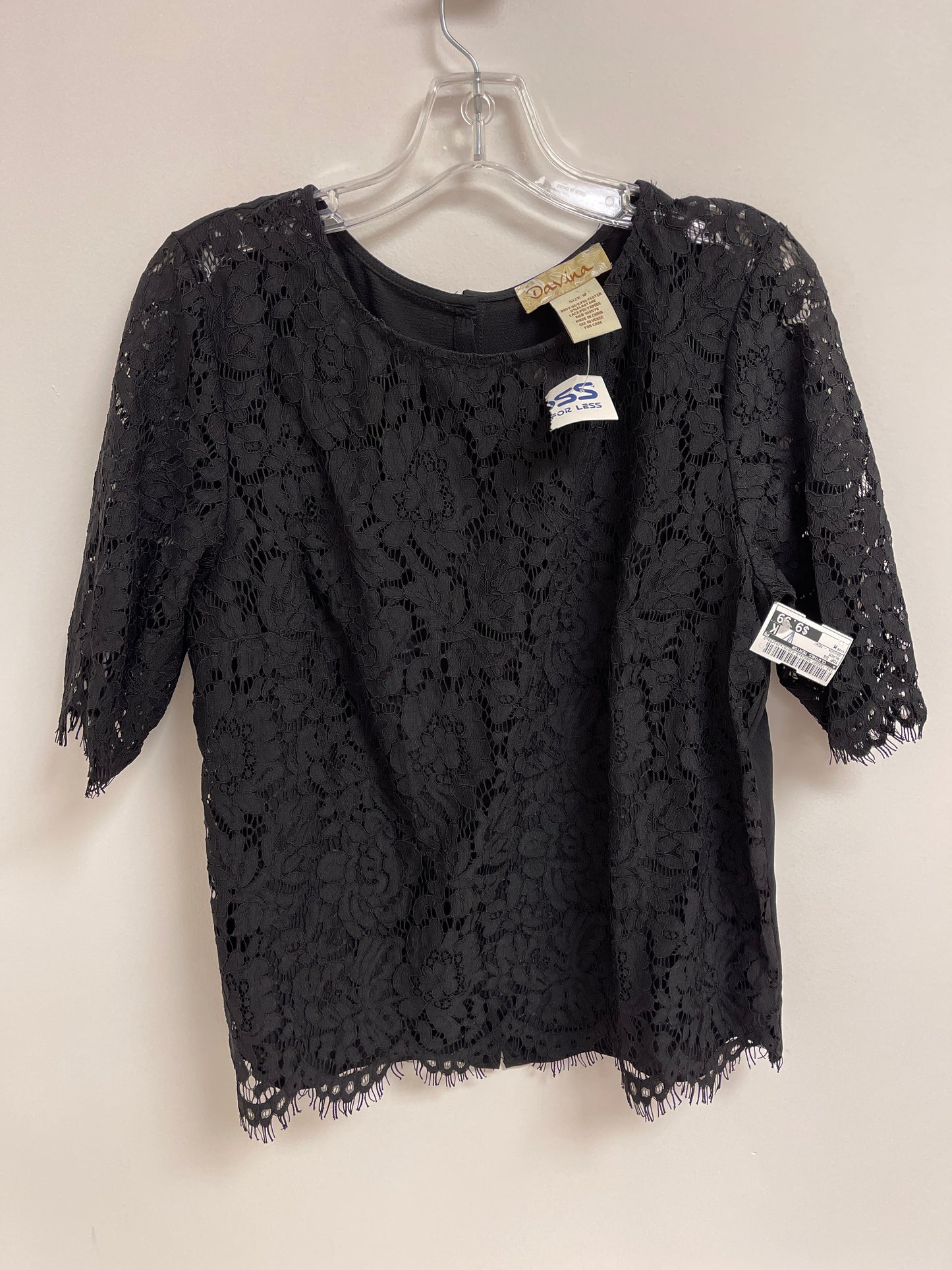 Top Short Sleeve By Clothes Mentor In Black, Size: M