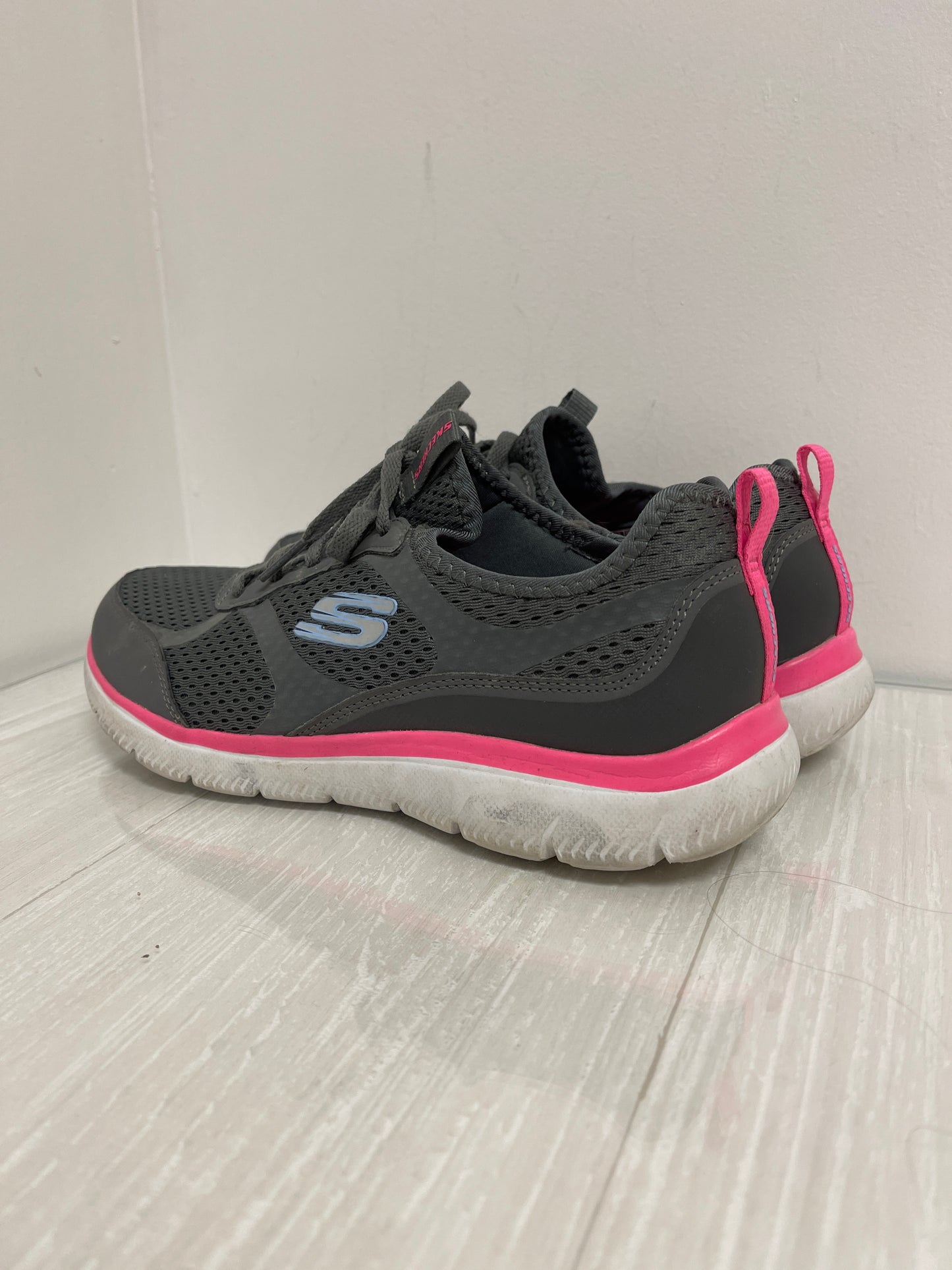 Shoes Athletic By Skechers In Grey, Size: 9