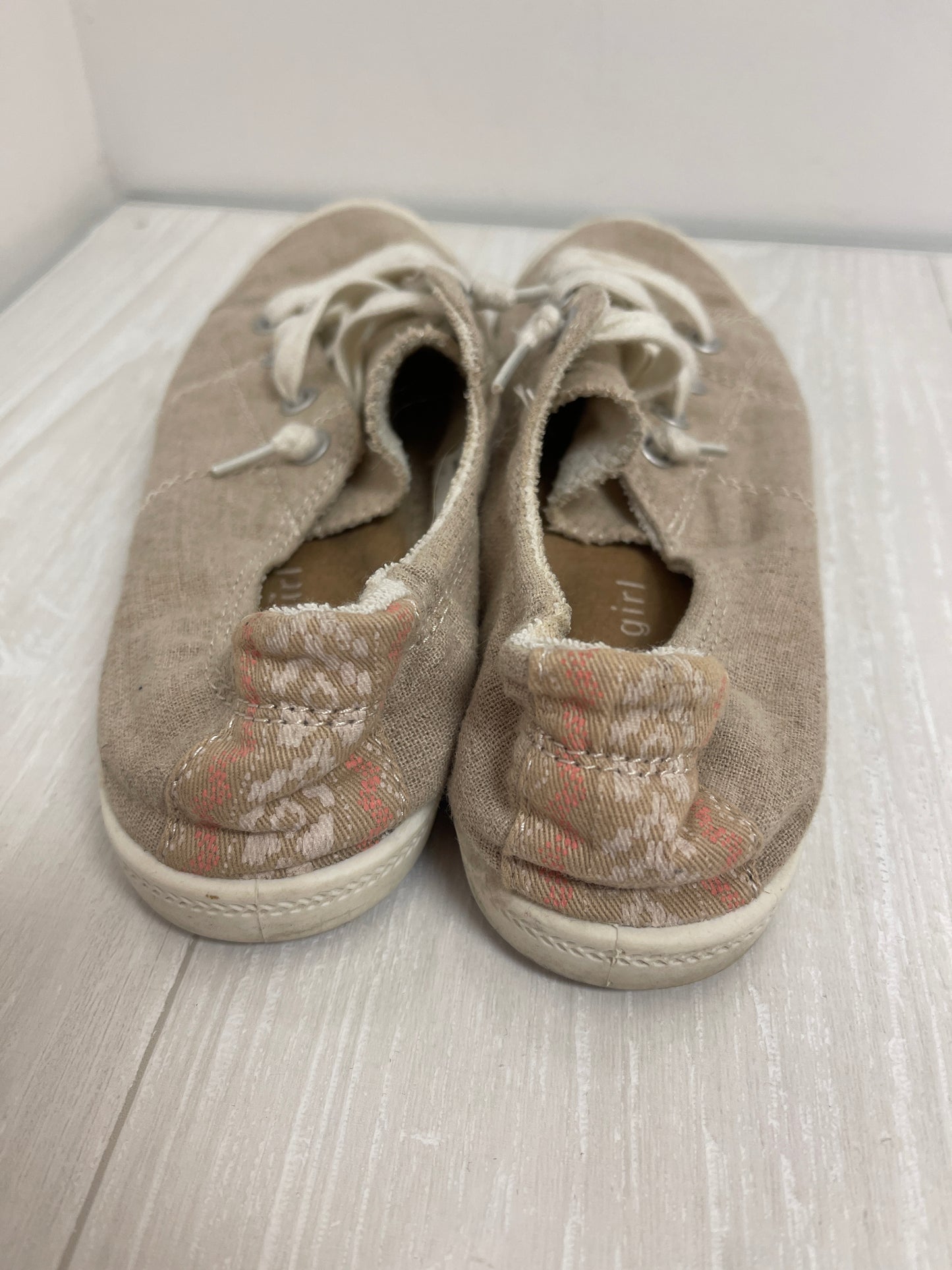 Shoes Sneakers By Madden Girl In Cream, Size: 6.5