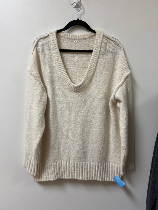 Sweater By Clothes Mentor In Cream, Size: M