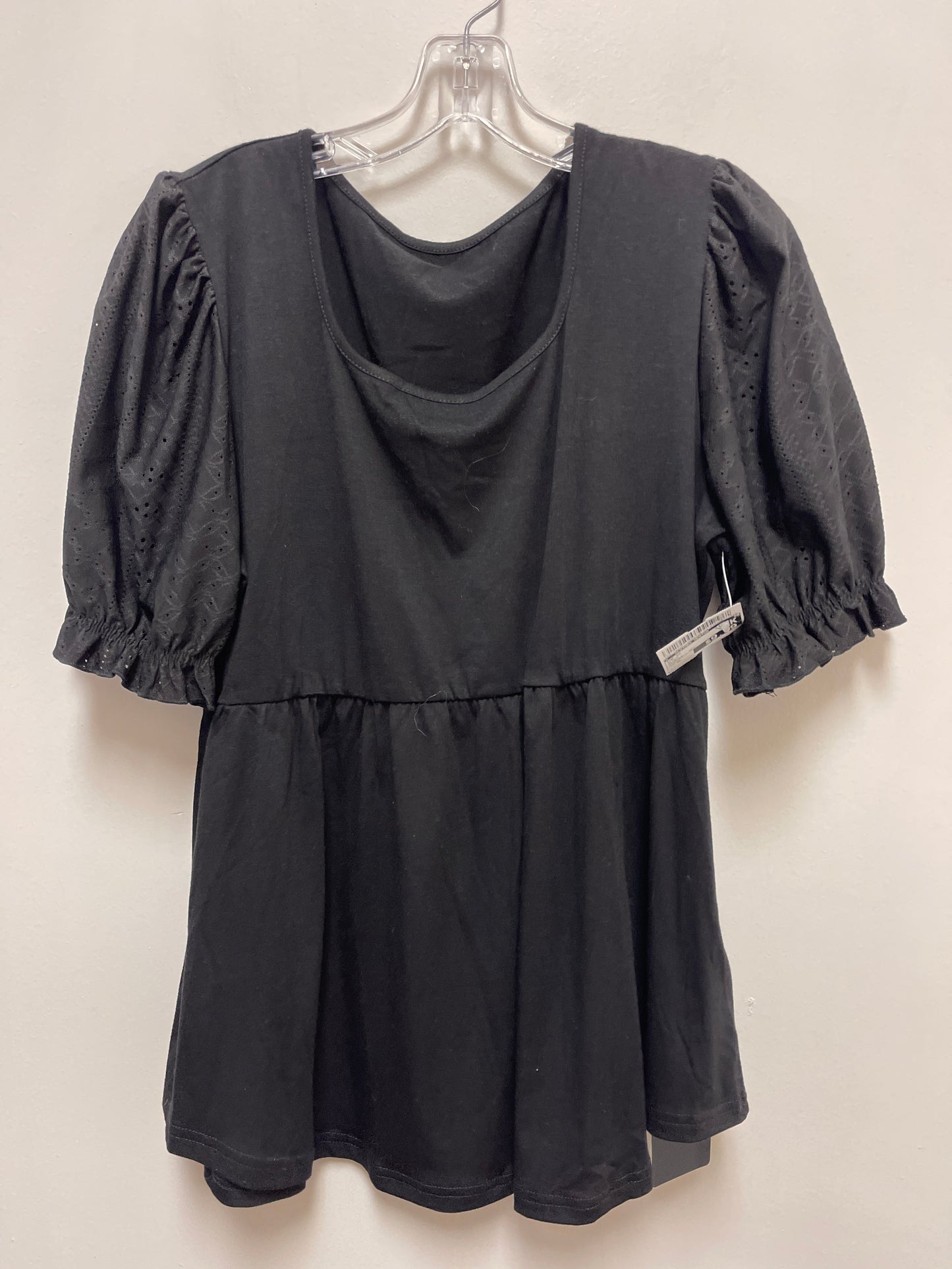 Top Short Sleeve By Clothes Mentor In Black, Size: Xl