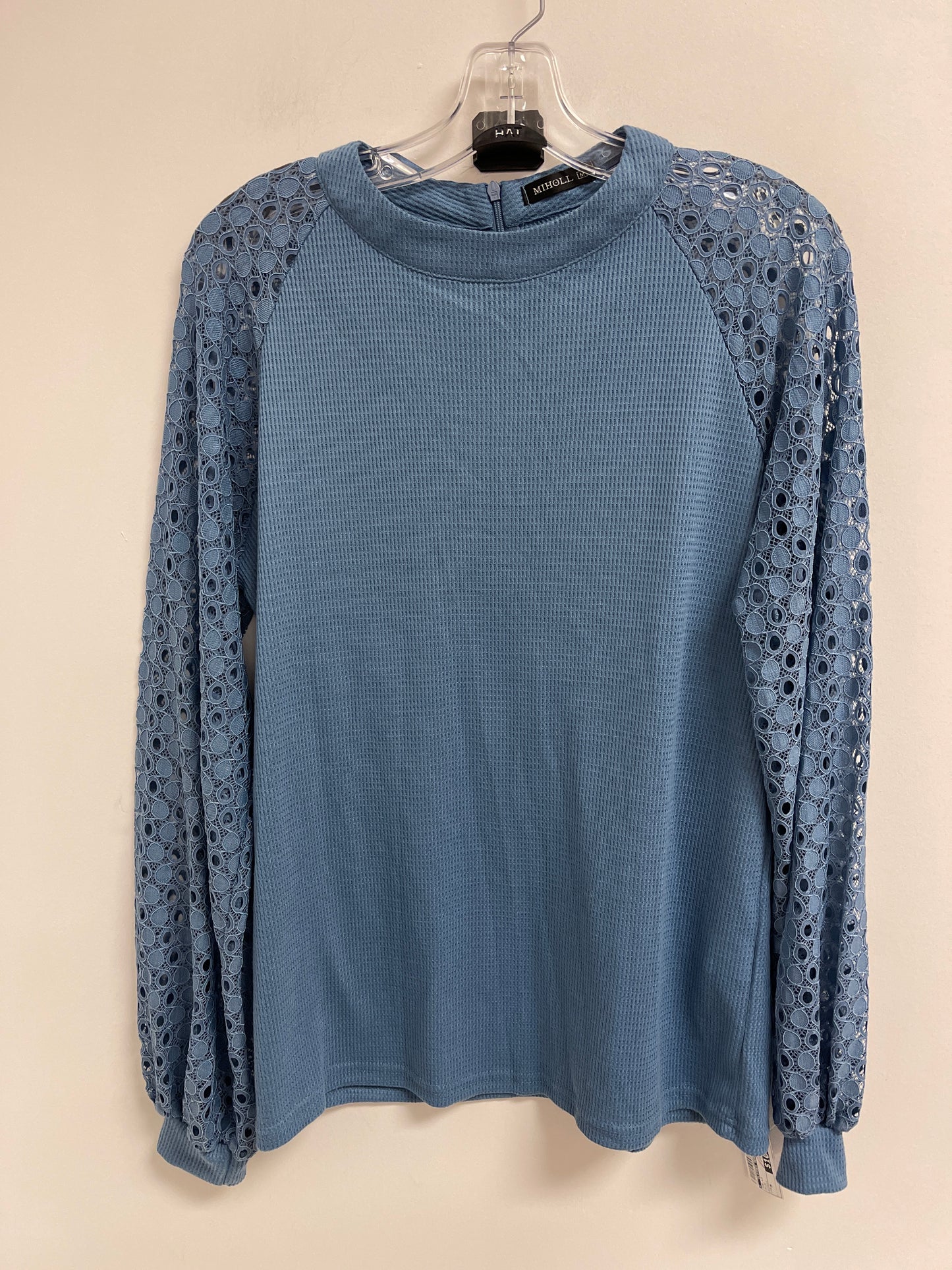 Top Long Sleeve By Clothes Mentor In Blue, Size: M