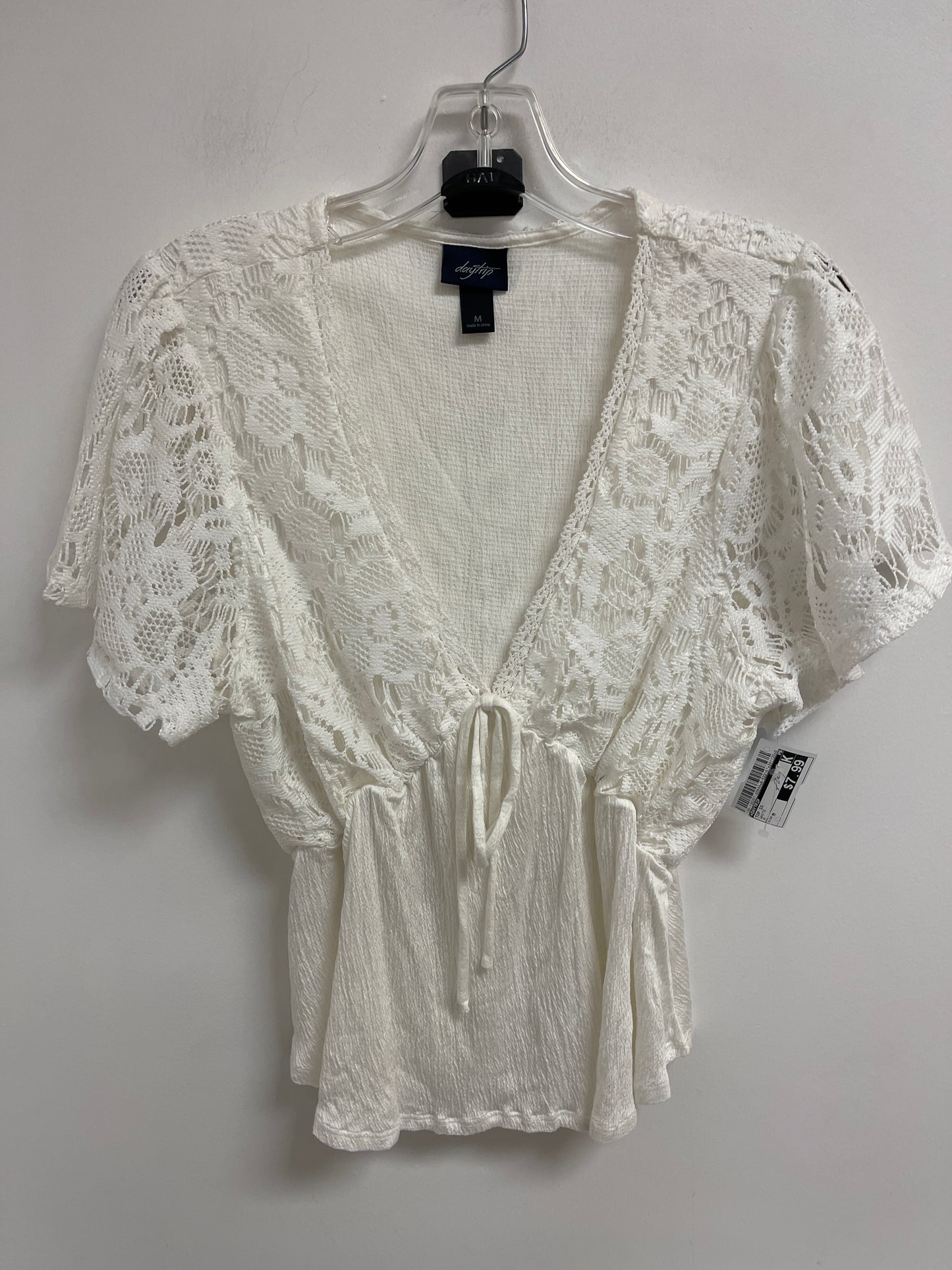 Top Short Sleeve By Daytrip In White, Size: M