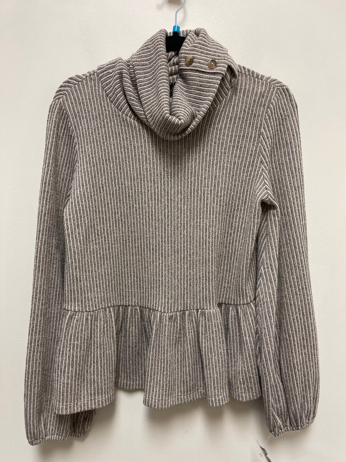 Sweater By Final Touch In Grey, Size: S