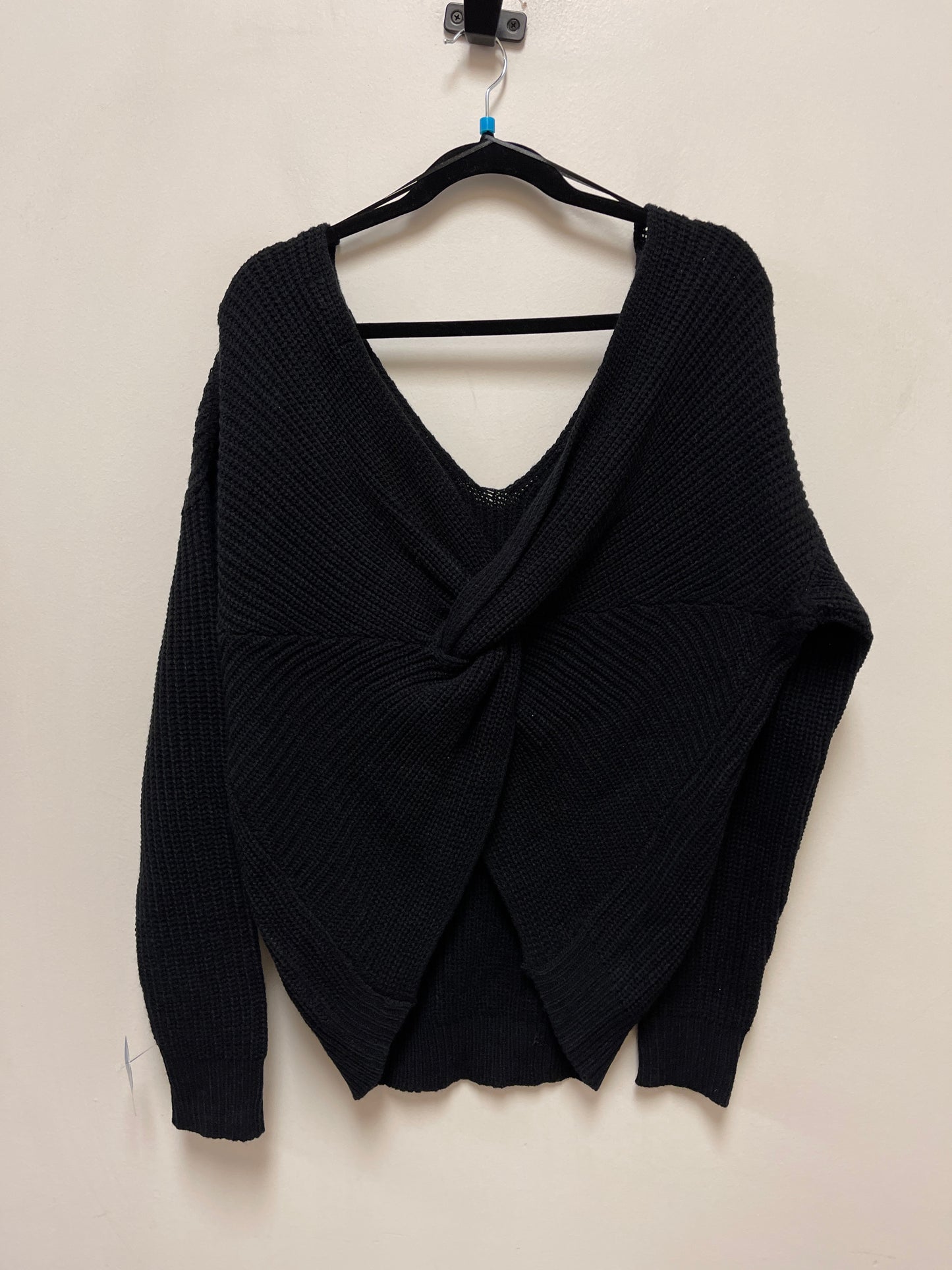 Sweater By Love Tree In Black, Size: L