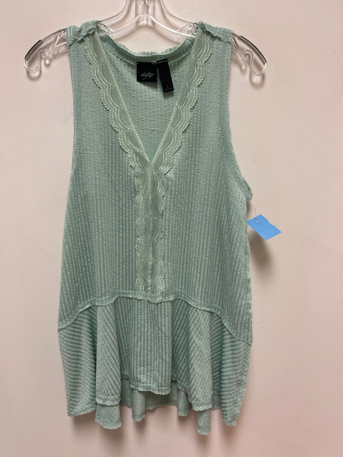 Top Sleeveless By Daytrip In Green, Size: L