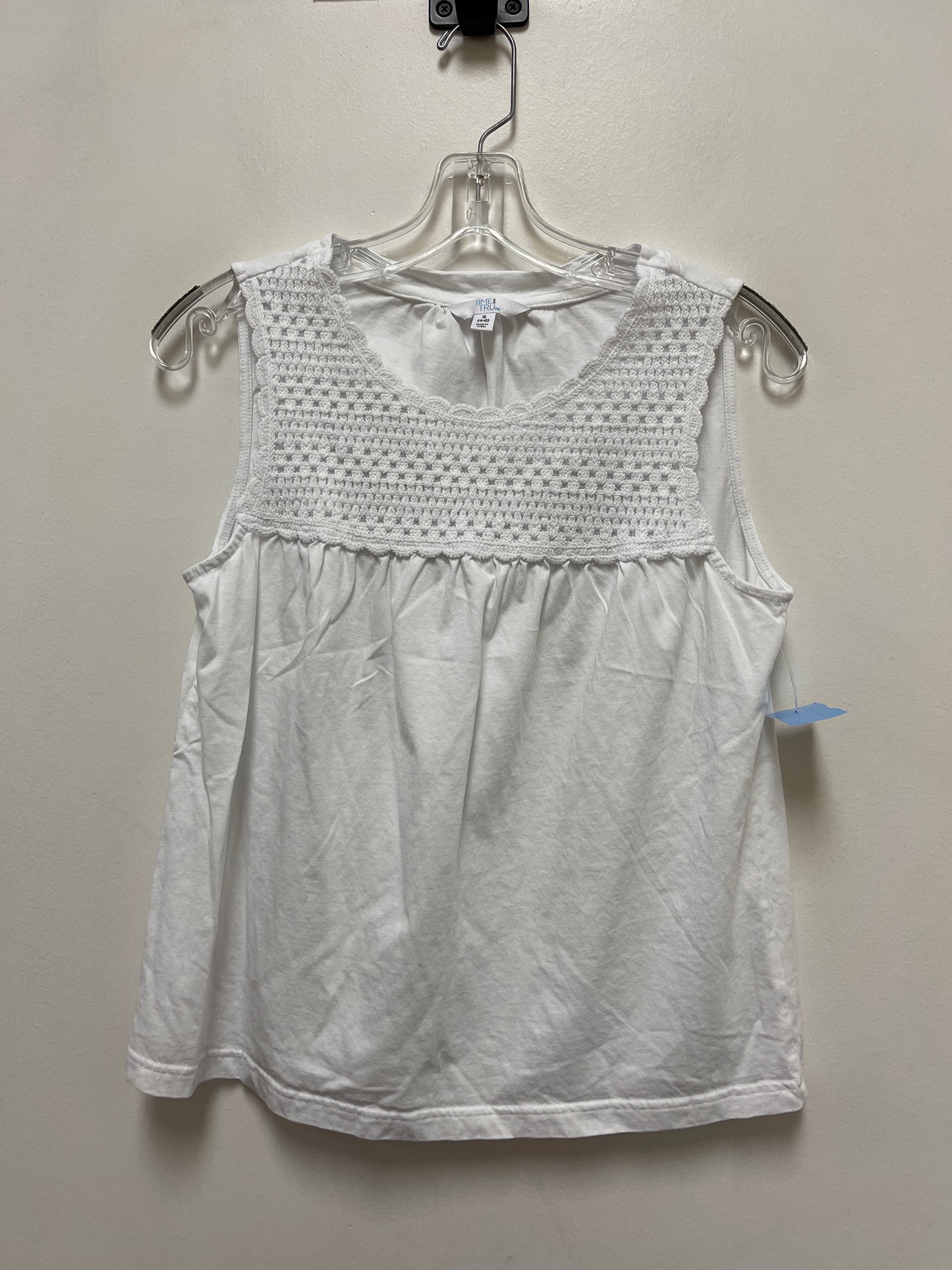 Top Sleeveless By Time And Tru In White, Size: S