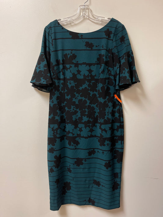 Dress Casual Short By Gabby Skye In Black & Green, Size: M