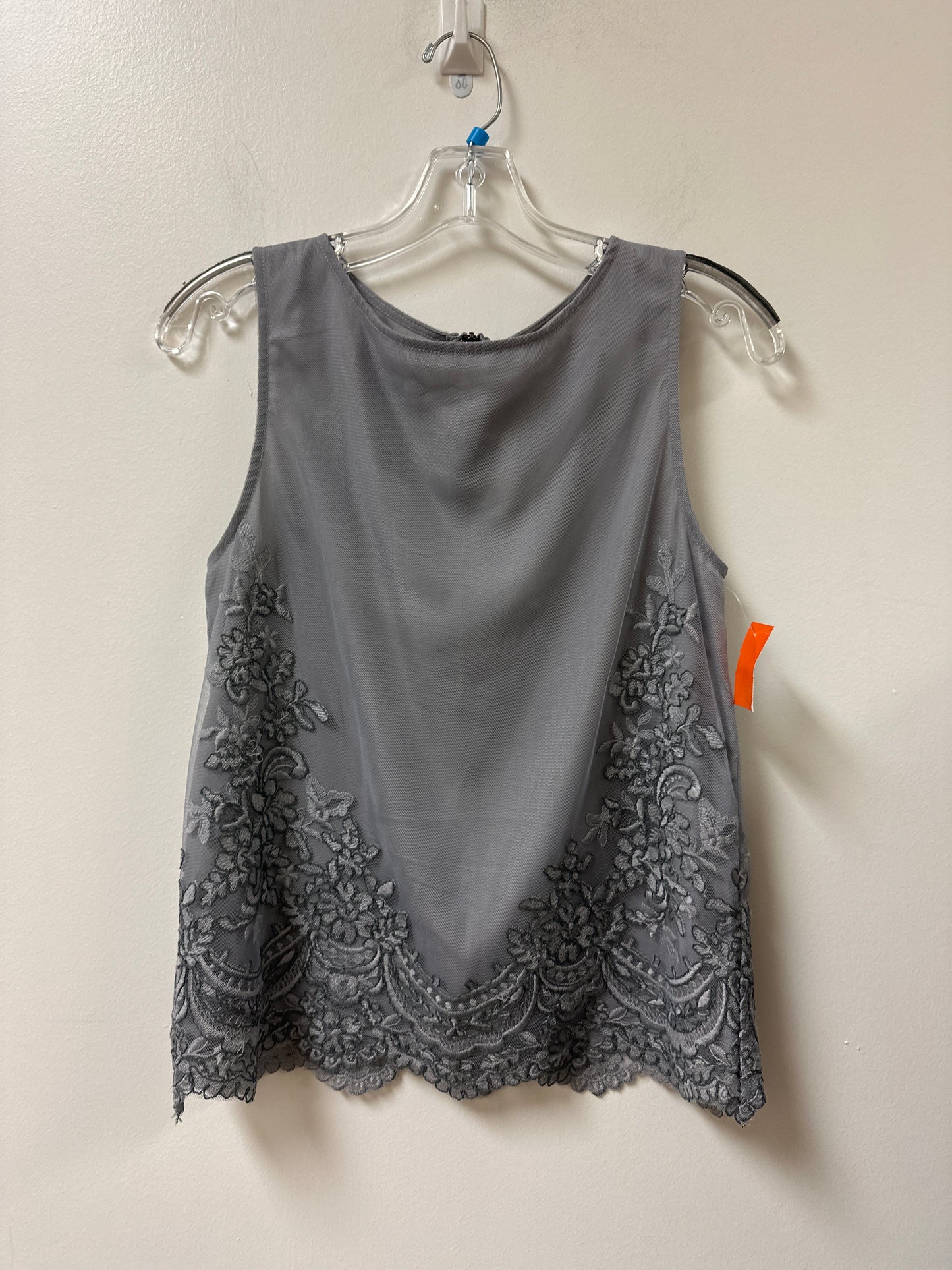 Top Sleeveless By Clothes Mentor In Grey, Size: Xs