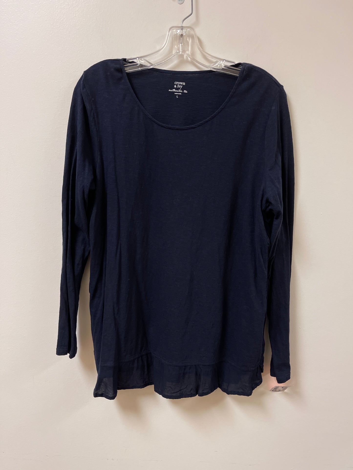 Top Long Sleeve By Crown And Ivy In Navy, Size: L