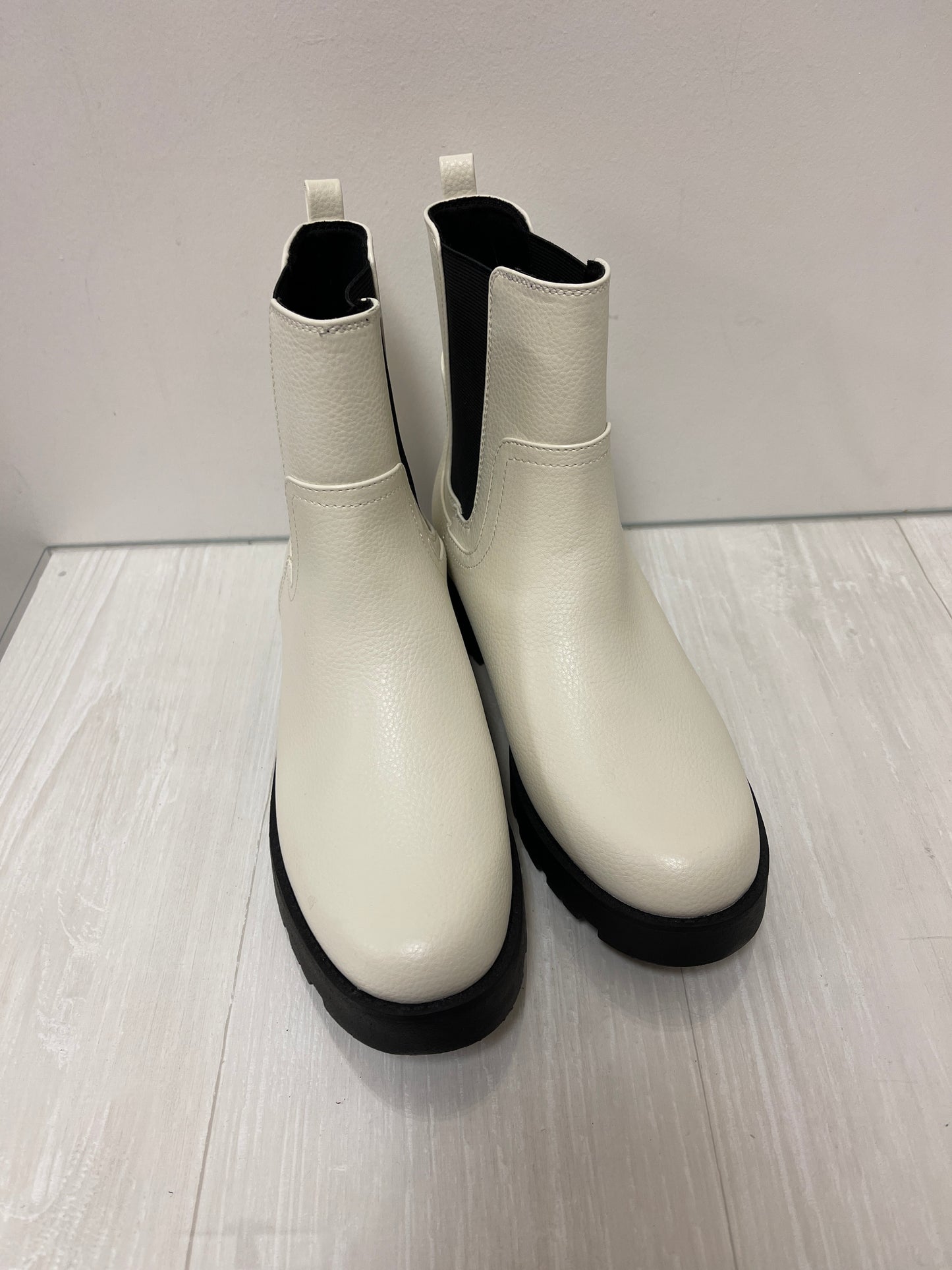 Boots Combat By Old Navy In White, Size: 9