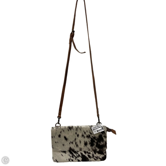 Crossbody Leather By Clothes Mentor, Size: Medium