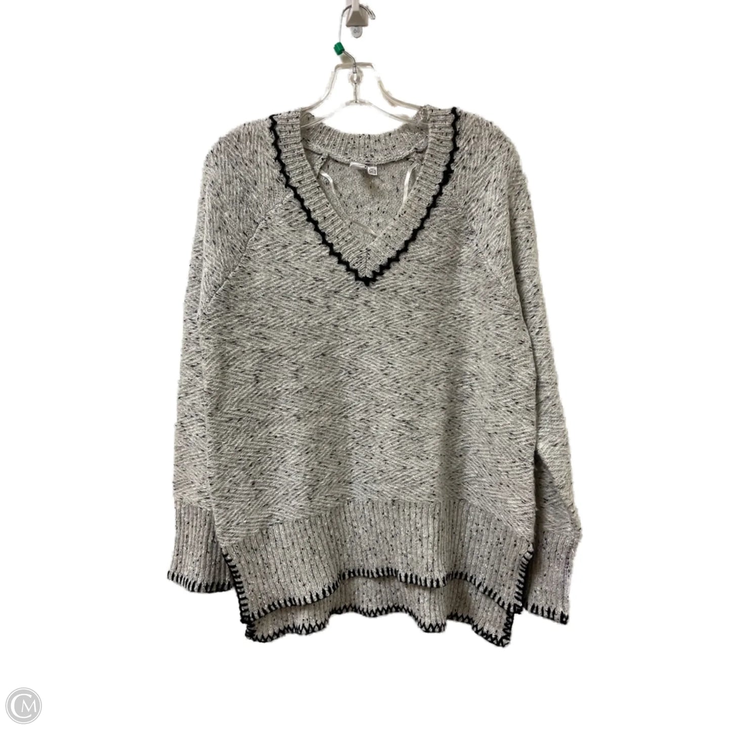Sweater By Cable And Gauge In Grey, Size: L