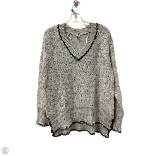 Sweater By Cable And Gauge In Grey, Size: L