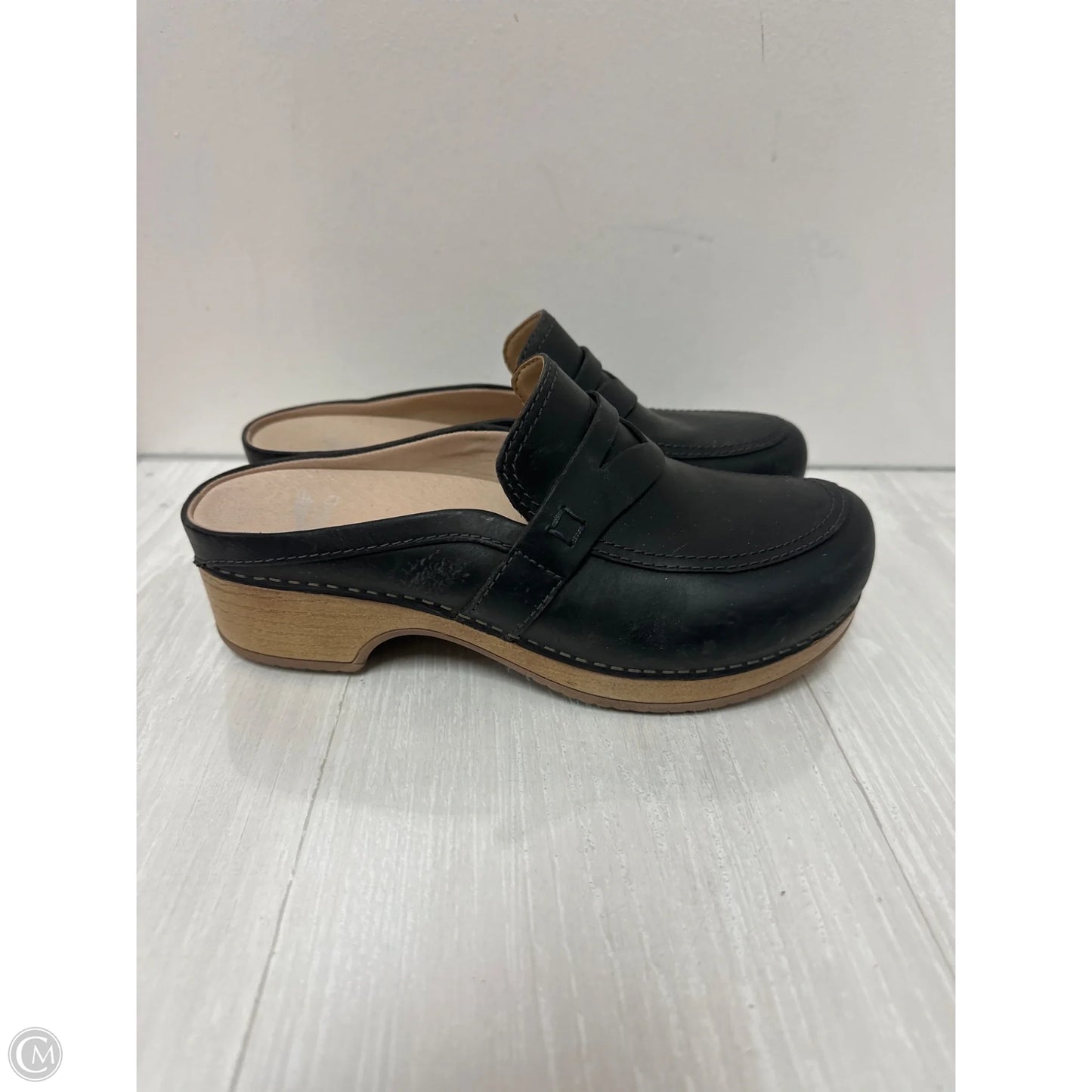 Shoes Flats By Dansko In Black, Size: 7.5