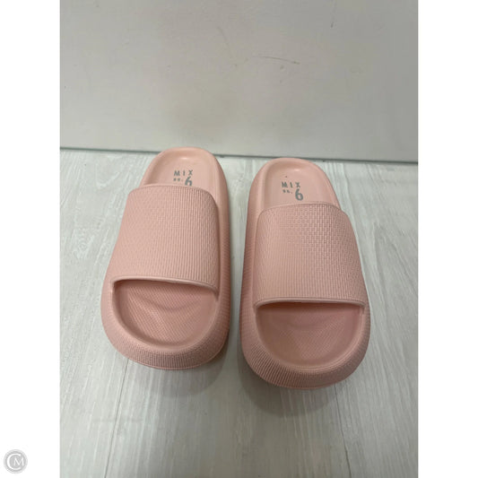 Sandals Flats By Mix No 6 In Pink, Size: 7