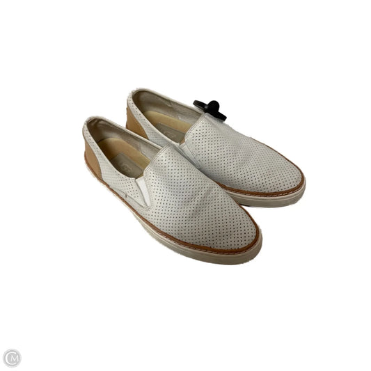 Shoes Designer By Ugg In White, Size: 6
