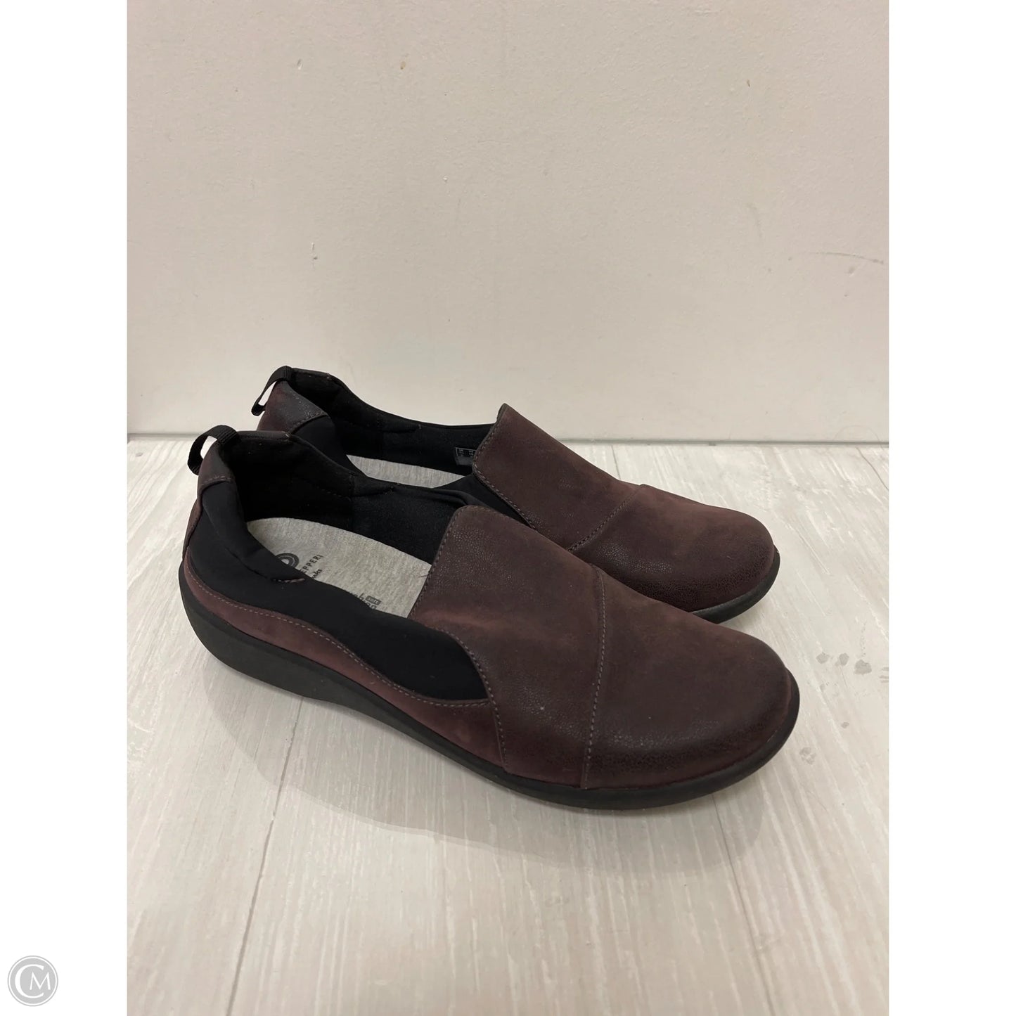 Shoes Flats By Clarks In Red, Size: 10
