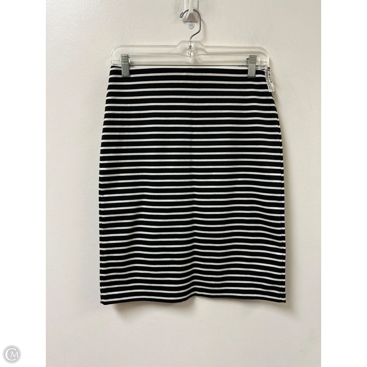 Skirt Midi By Old Navy In Black & White, Size: 2