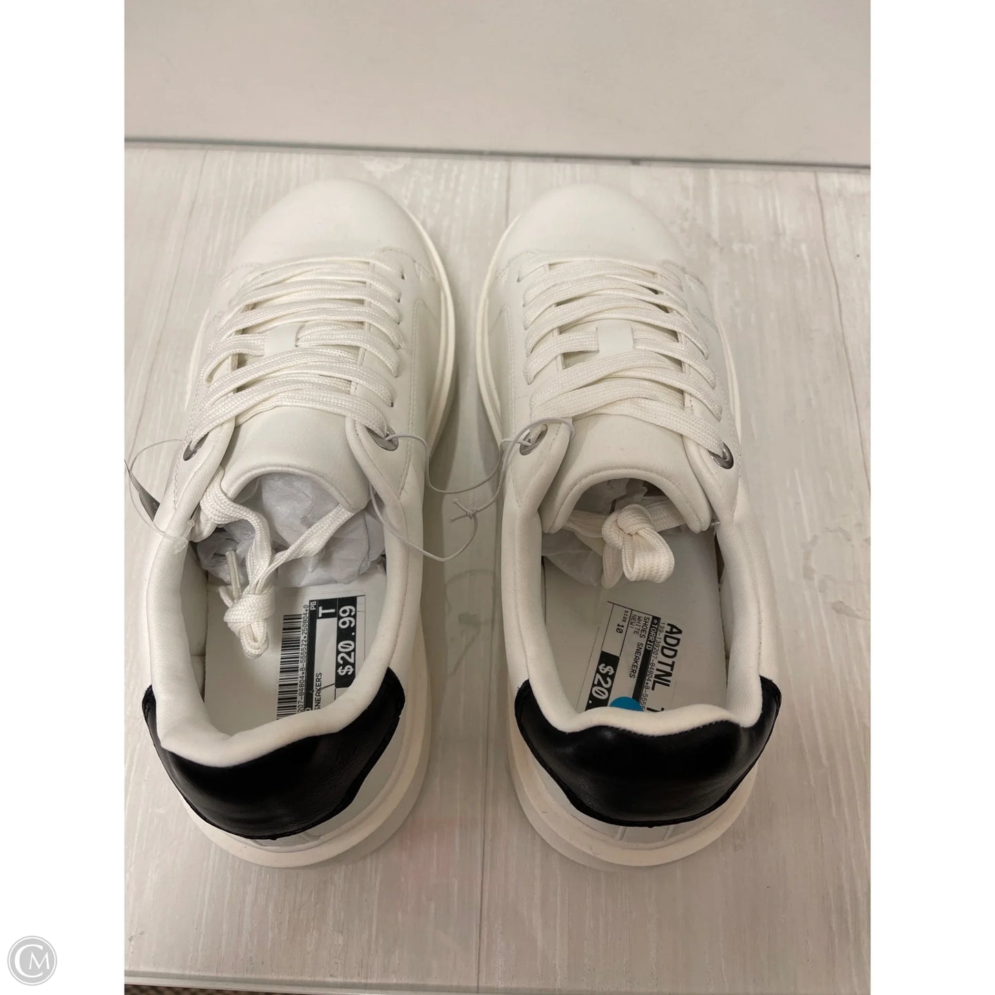 Shoes Sneakers By Torrid In White, Size: 10