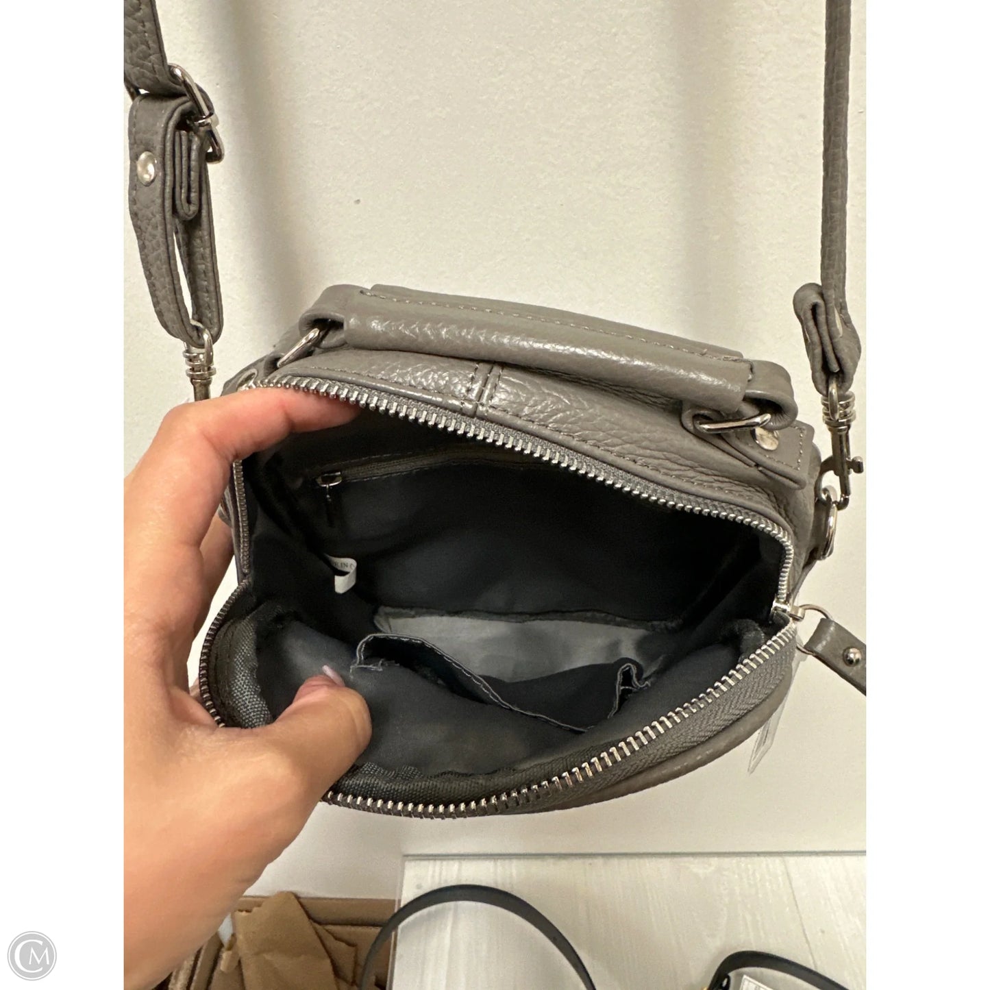 Crossbody By Clothes Mentor, Size: Medium