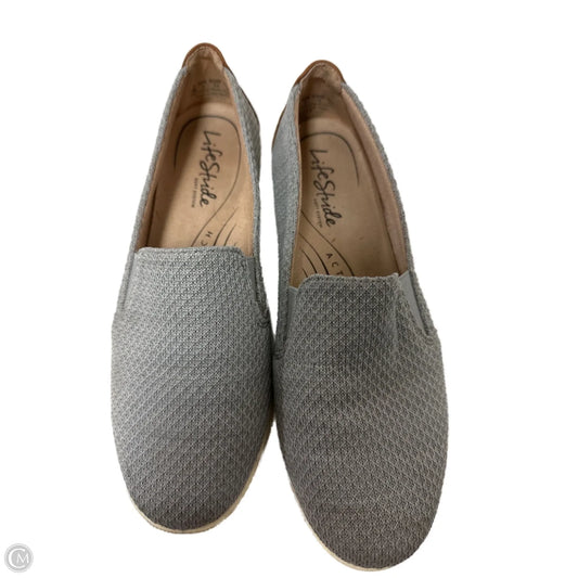 Shoes Flats By Life Stride In Grey, Size: 8