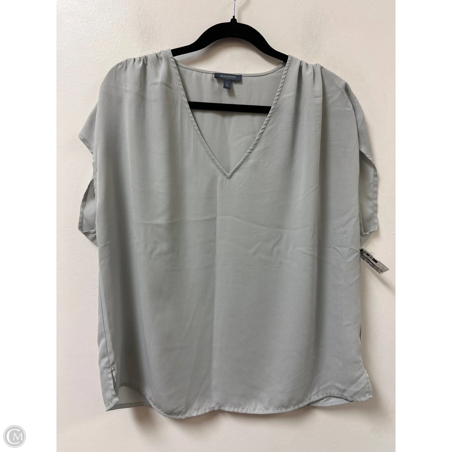 Top Short Sleeve By Madison In Grey, Size: L