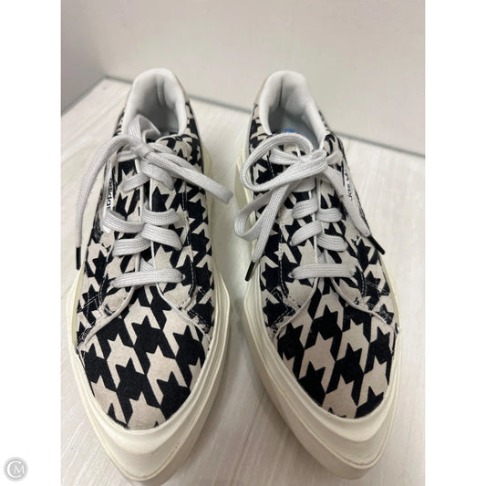 Shoes Sneakers By Adidas In Black & White, Size: 6.5