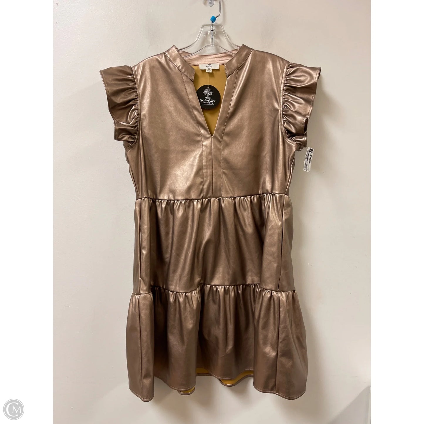 Dress Casual Short By Entro In Gold, Size: M