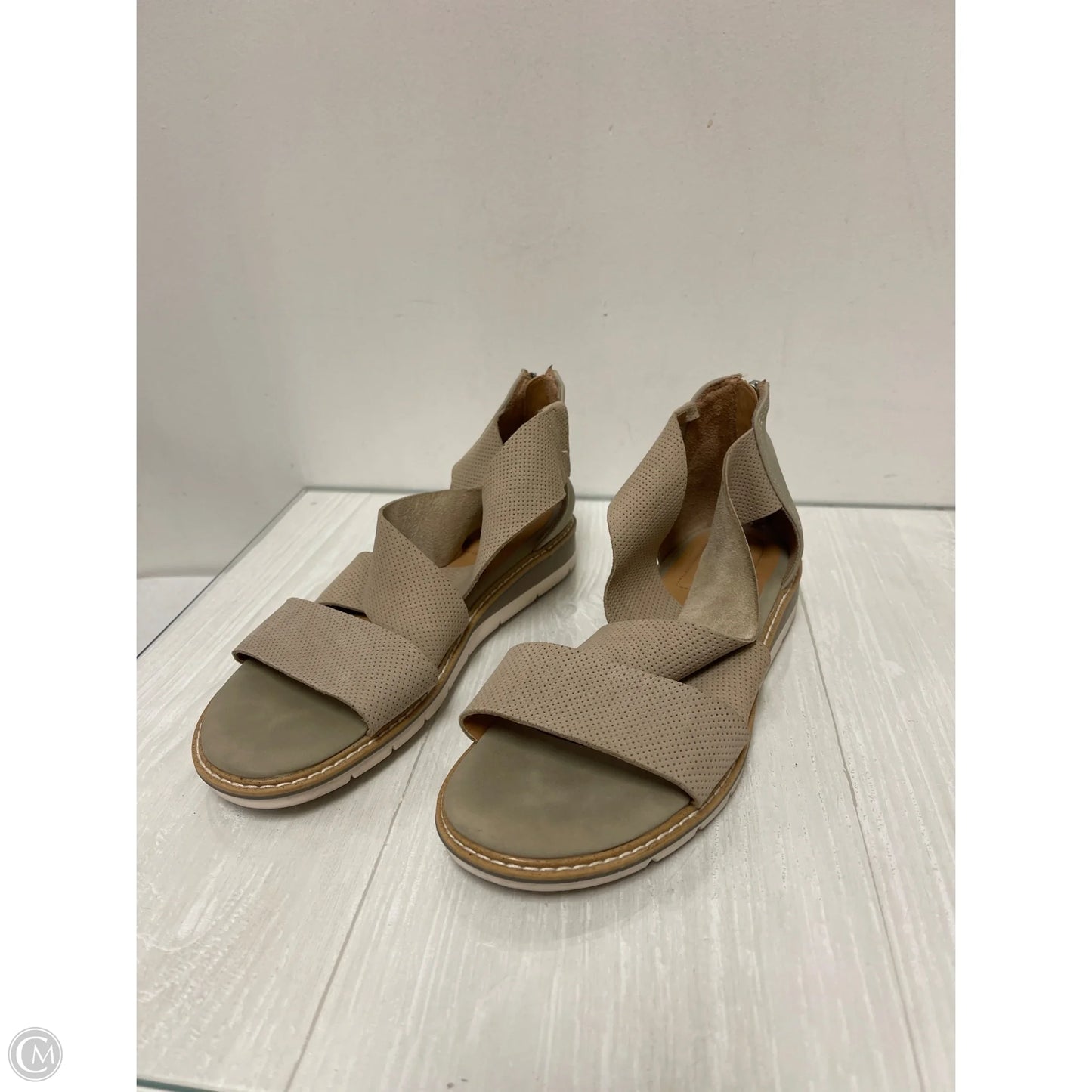 Sandals Flats By Kelly And Katie In Cream, Size: 7.5