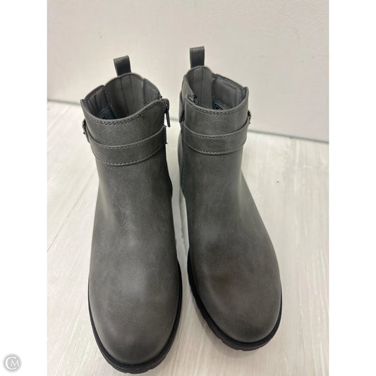 Boots Ankle Flats By Sugar In Grey, Size: 8.5