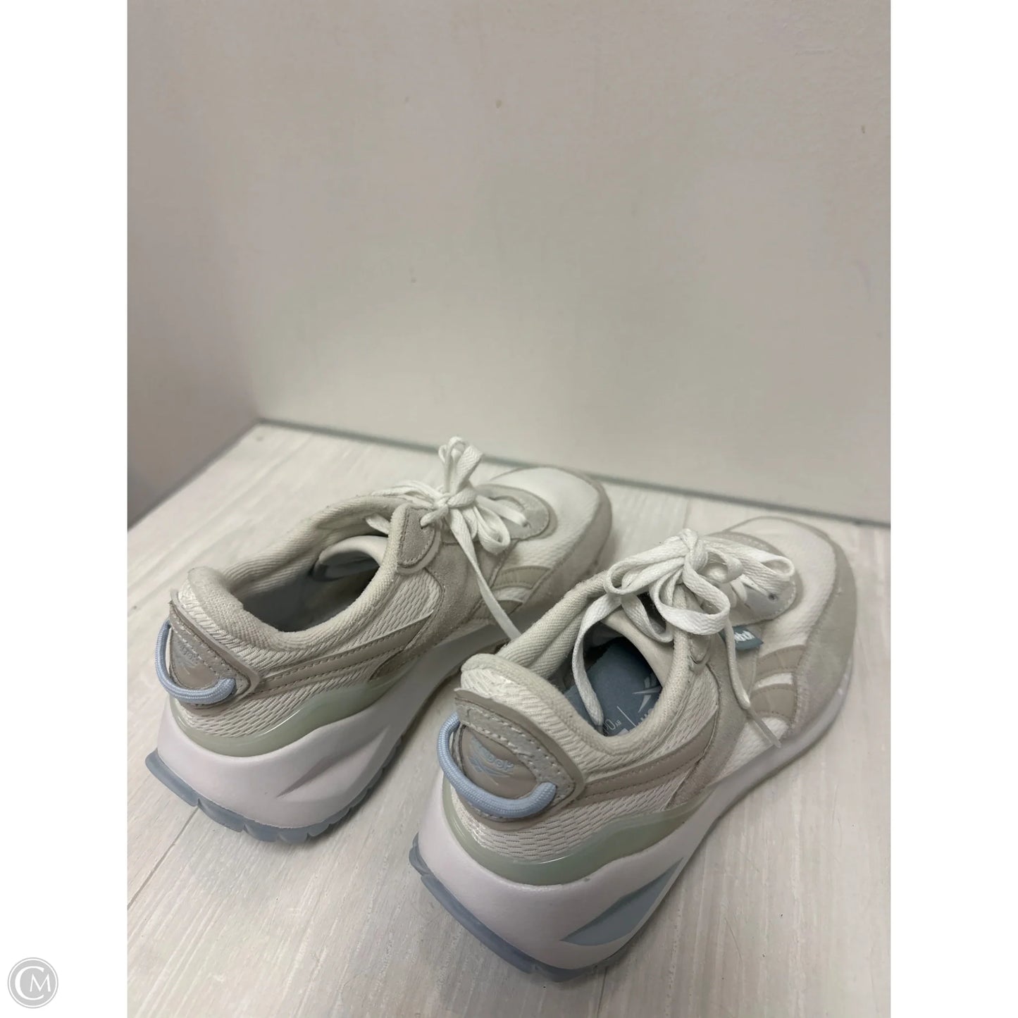 Shoes Athletic By Reebok In White, Size: 7.5