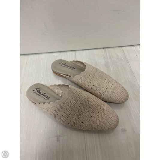 Shoes Flats By Skechers In Cream, Size: 6