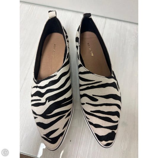 Shoes Flats By Clothes Mentor In Animal Print, Size: 7.5