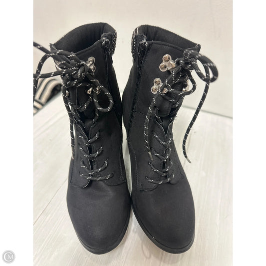 Boots Ankle Heels By Xoxo In Black, Size: 7