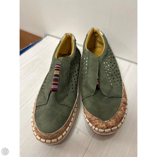 Shoes Sneakers By Clothes Mentor In Green, Size: 8