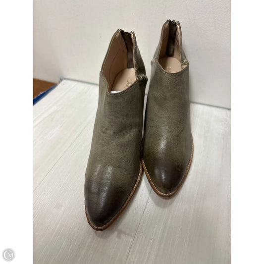 Boots Ankle Heels By Clothes Mentor In Green, Size: 10