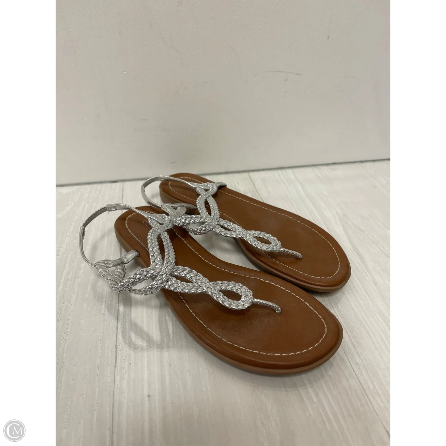 Sandals Flats By Clothes Mentor In Silver, Size: 7.5