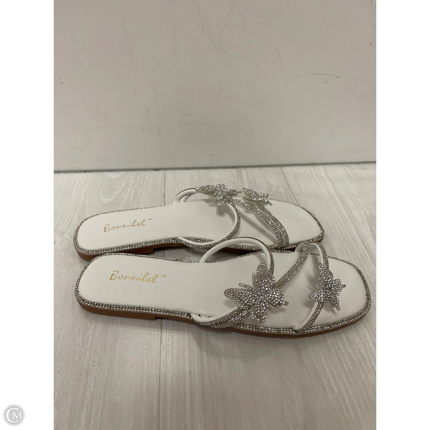 Sandals Flats By Clothes Mentor In White, Size: 10