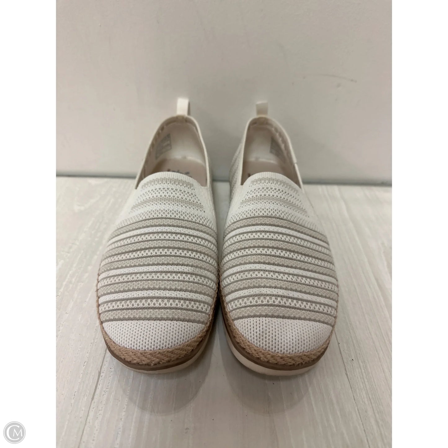 Shoes Flats By Bobs In White, Size: 9.5