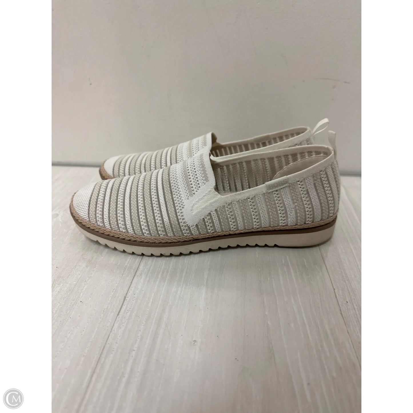 Shoes Flats By Bobs In White, Size: 9.5