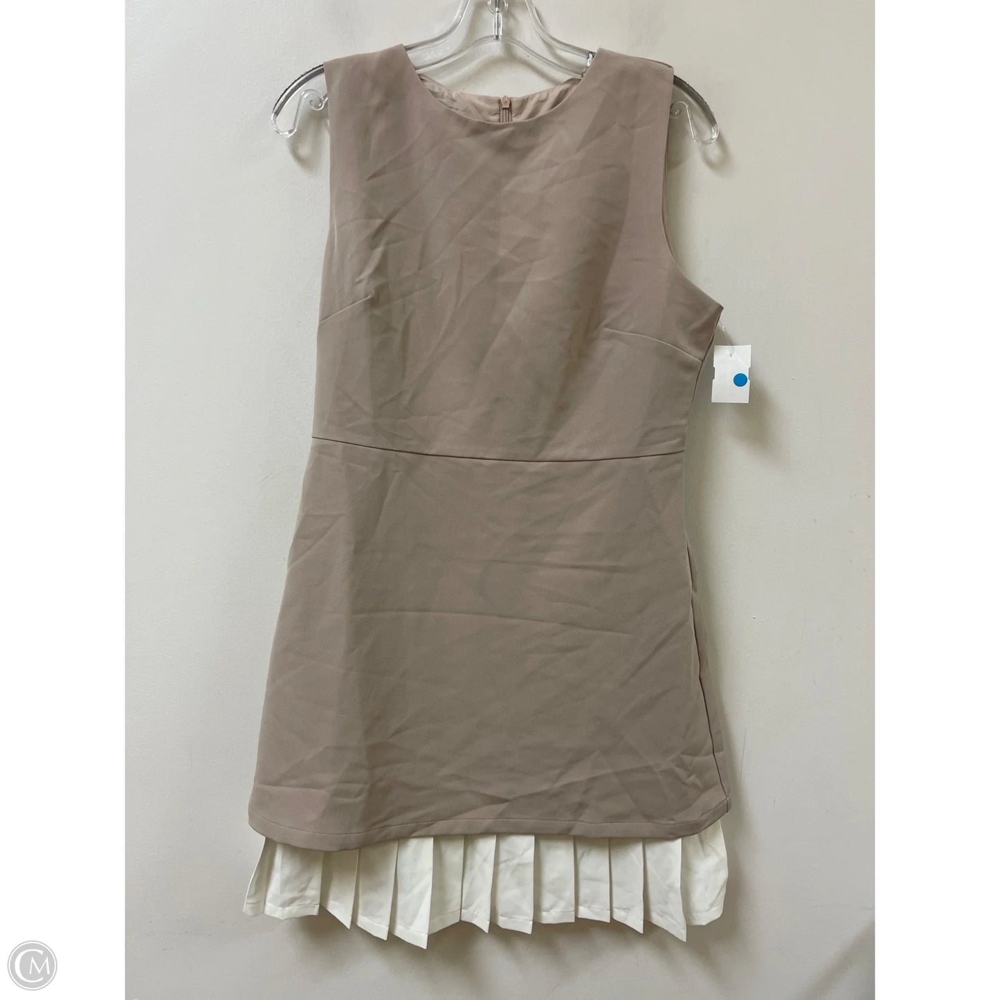 Dress Casual Short By Clothes Mentor In Cream, Size: L