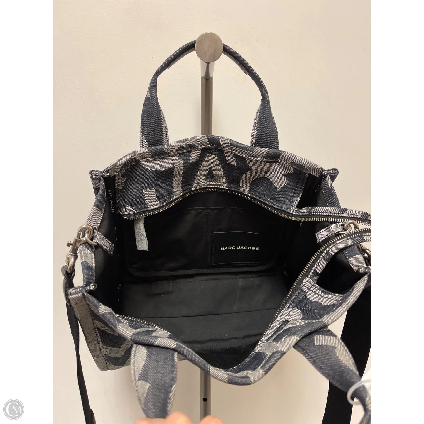 Handbag Luxury Designer By Marc Jacobs, Size: Medium